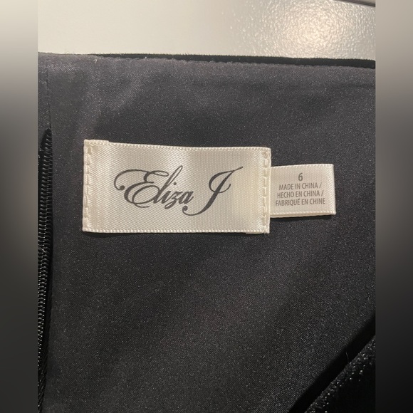 Off the shoulder velvet & crepe top - Picture 10 of 11